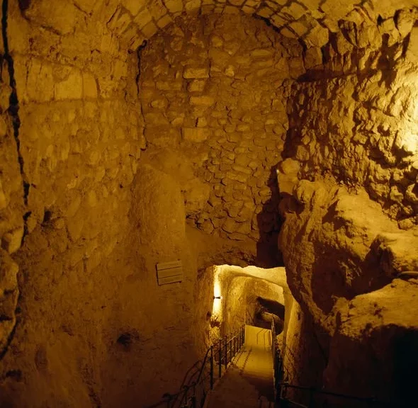 Archaeology: A 2,700-year-old inscription in Jerusalem proves Bible RIGHT, expert claims