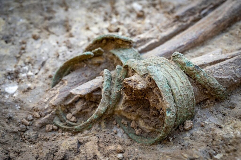 In France, a burial with six ankle bracelets was uncovered