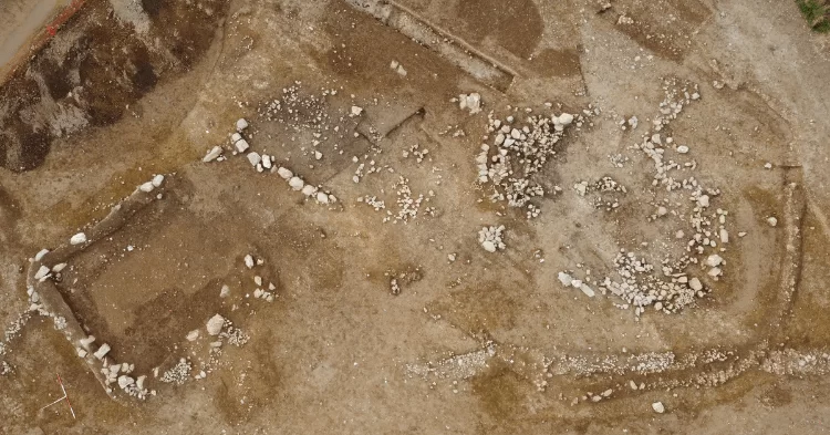 Поселения бронзового века и римской эпохи обнаружены в Ньюки