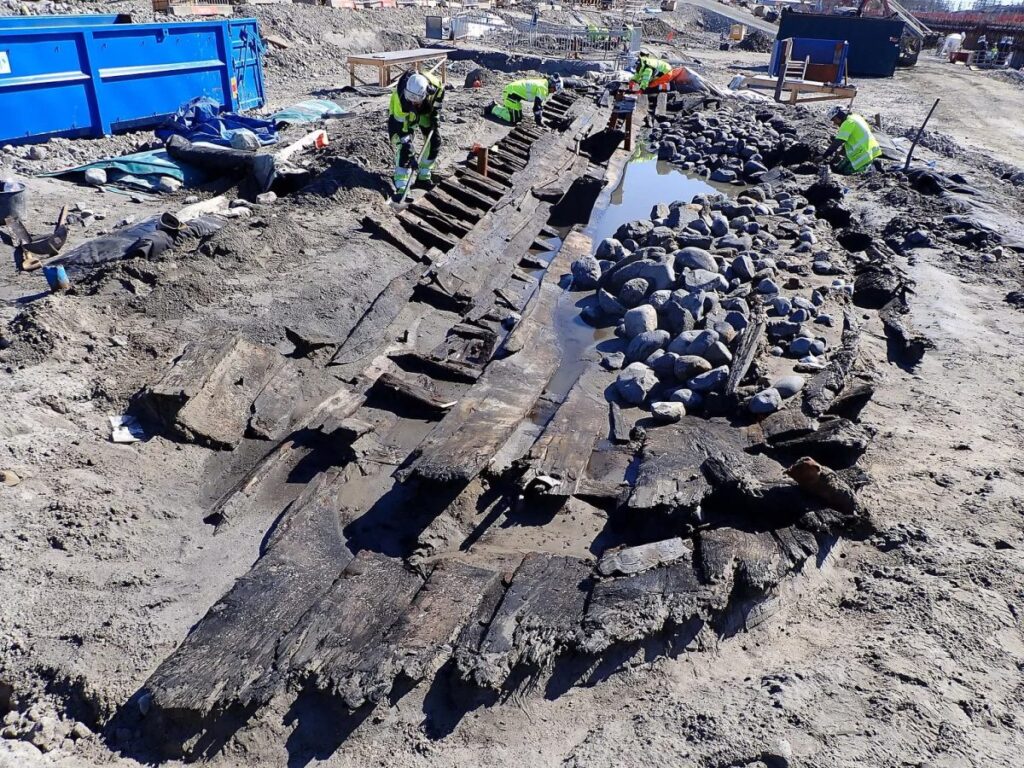 Два уникальных затонувших корабля середины XIV века были обнаружены в Швеции.