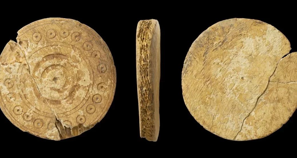 Archaeologists discover medieval a tableman gaming piece in Bedfordshire, England