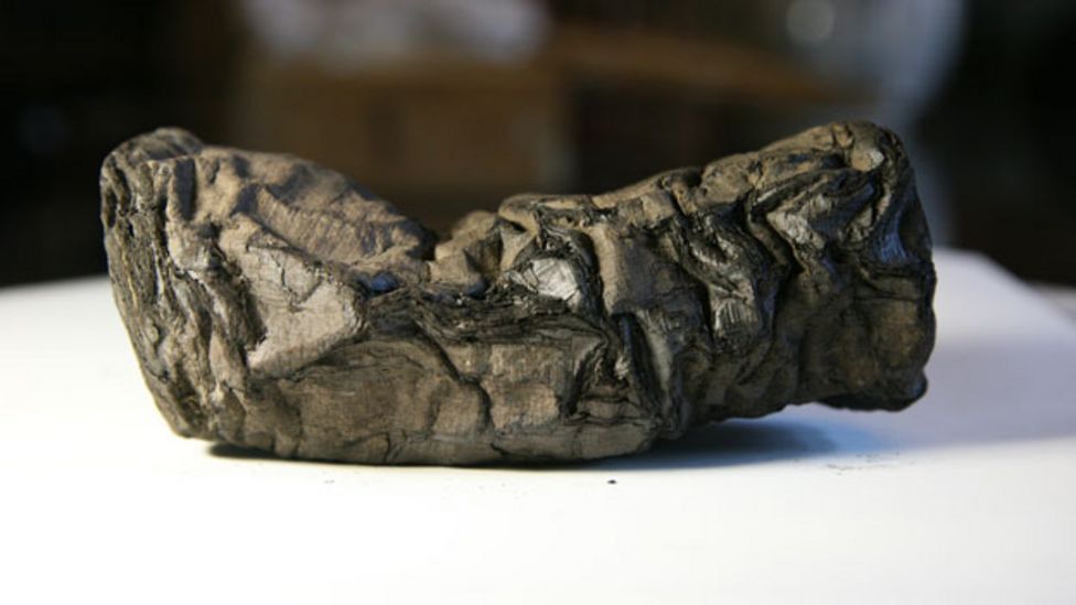 Unlocking 2,000-year-old Herculaneum scrolls were buried when Mount Vesuvius erupted