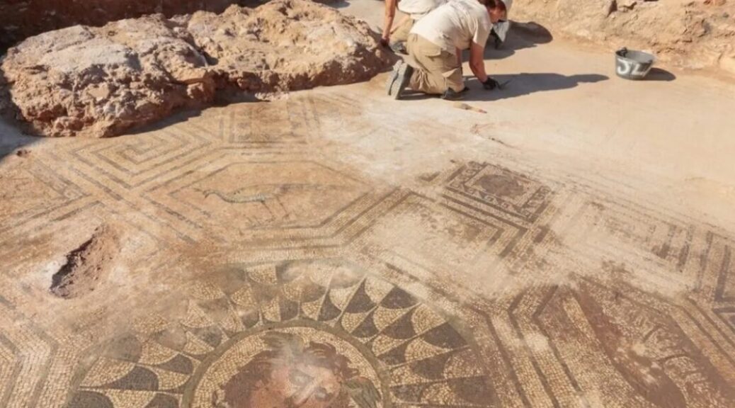 Archaeologists uncover AMAZING mosaic depicting Medusa in Mérida, Spain