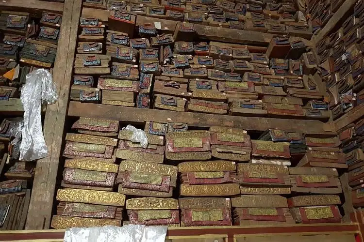A Library Discovered Behind a Wall in the Sakya Monastery Has 84,000 Unread Manuscripts!