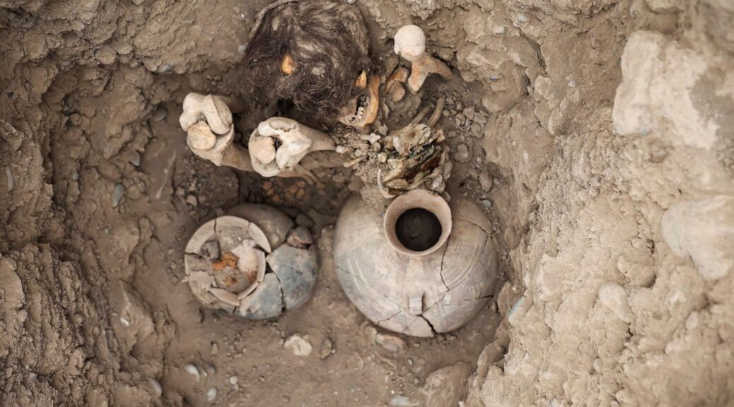 Archaeologists discover 1,000-year-old mummy in Peru