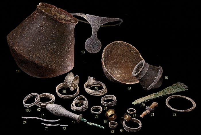 A Royal Connection: Remarkable Discoveries in Bronze Age Tomb, Potentially Linked to a Queen
