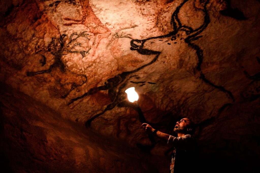 Carbon-Based Paleolithic Paintings Found in France