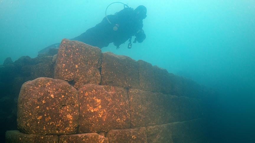 3,000-Year-Old Castle Built by Mysterious Civilization Found at The Bottom of a Lake in Turkey